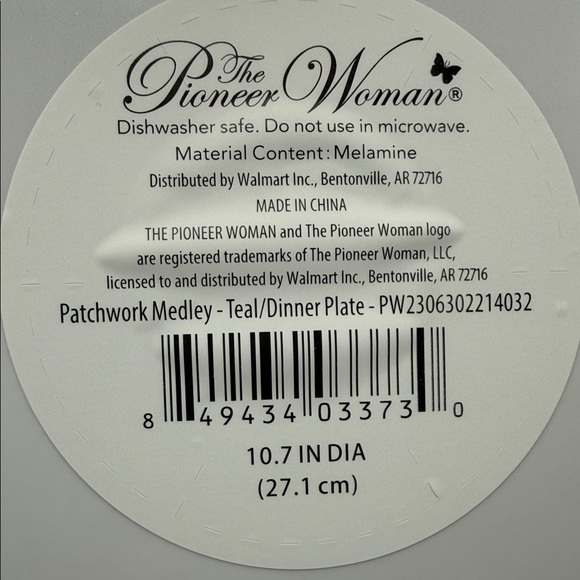 The Pioneer Woman 6 Dinner Plates - Picture 2 of 3